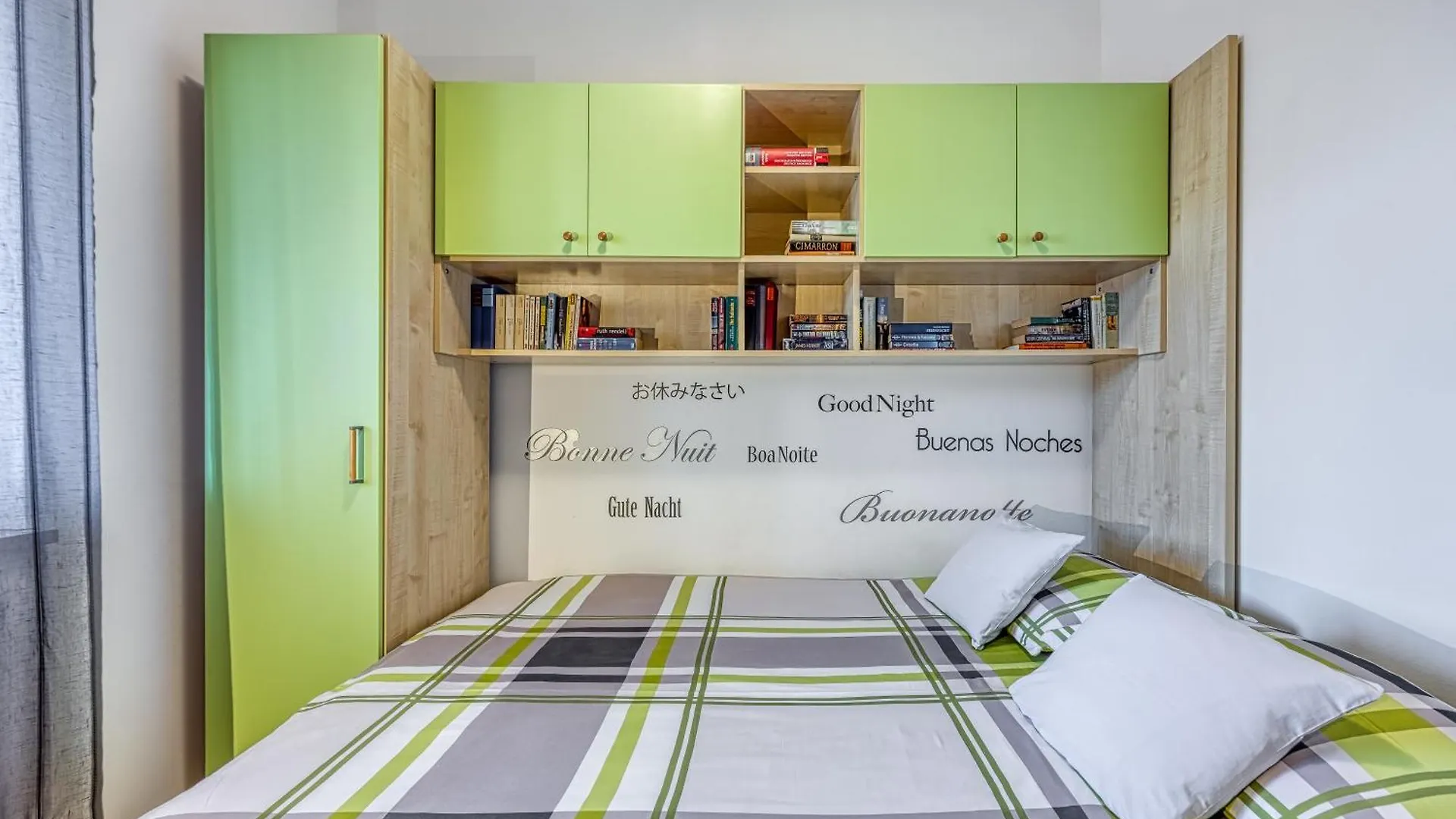 PUY Apartment Dea - Three Bedroom Apartment פולה